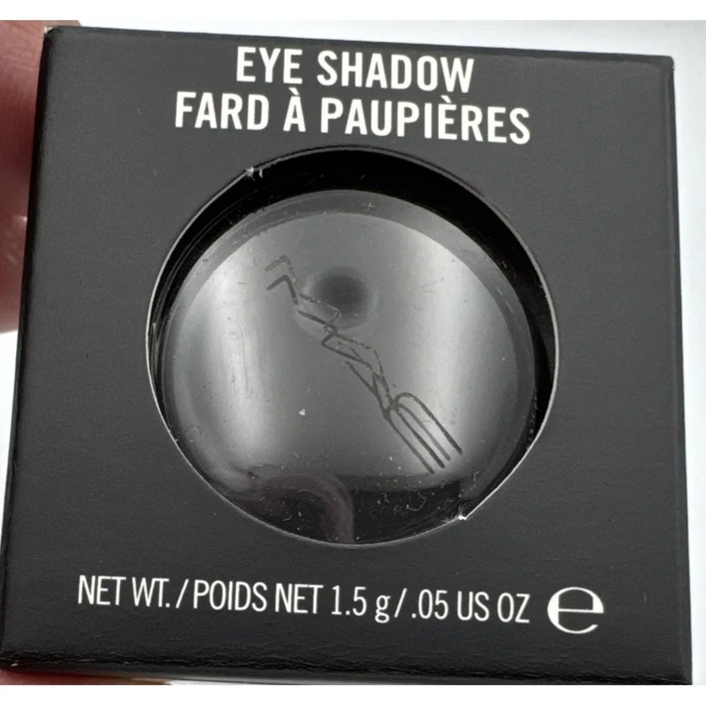 MAC Matte Eye Shadow Carbon Matte Full Size .05oz